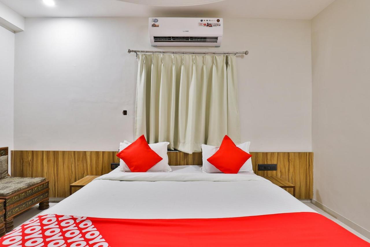 Oyo 23540 Hotel Suryakant Rajkot Exterior photo