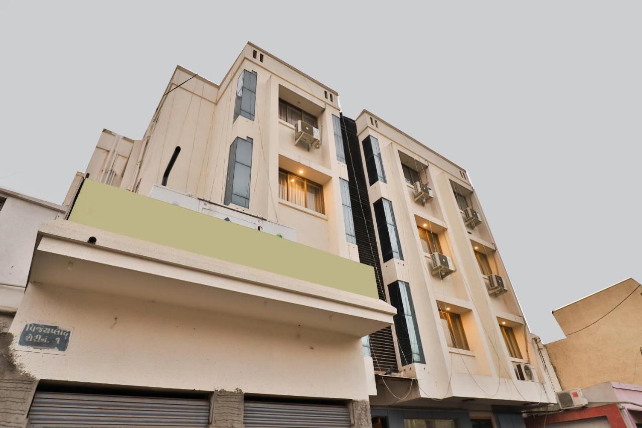 Oyo 23540 Hotel Suryakant Rajkot Exterior photo