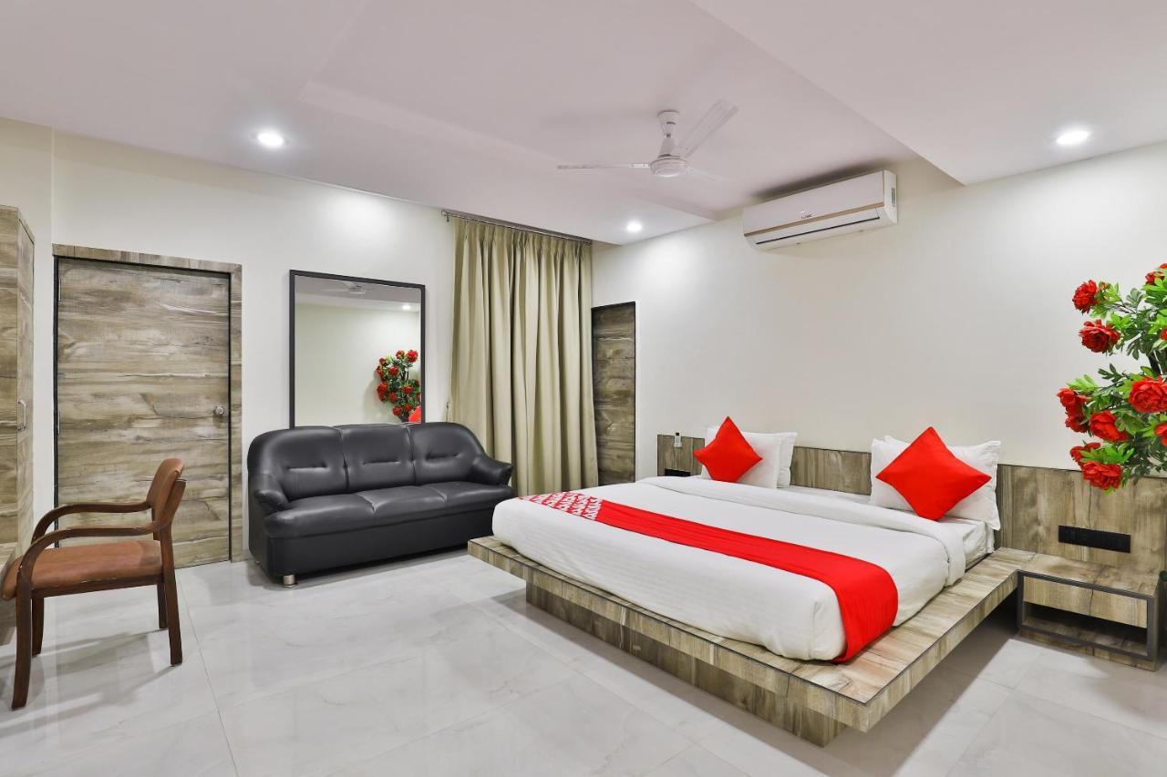 Oyo 23540 Hotel Suryakant Rajkot Exterior photo