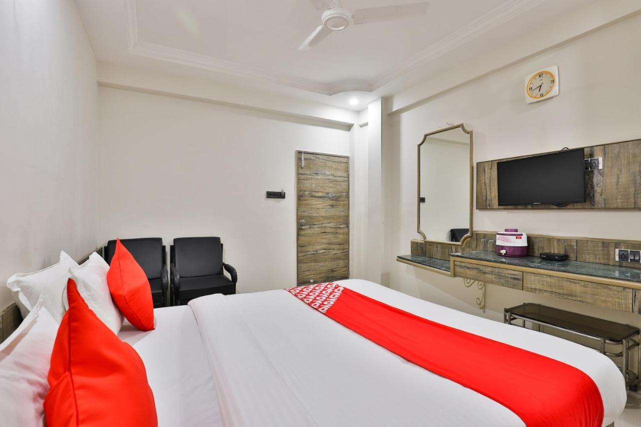 Oyo 23540 Hotel Suryakant Rajkot Exterior photo