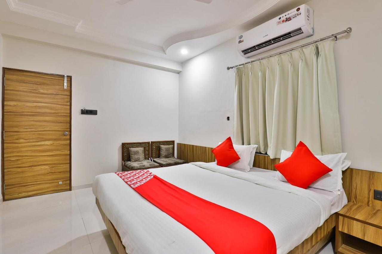 Oyo 23540 Hotel Suryakant Rajkot Exterior photo